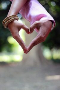 婚活相談所に行けない理由とその解決策は？